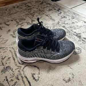 Mizuno women’s running shoes